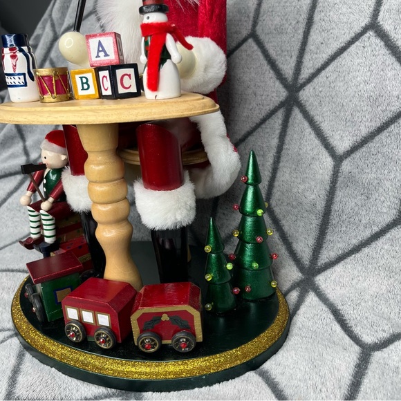 Vintage Bombay 14” Santa’s Workshop Nutcracker C1 - Picture 5 of 11